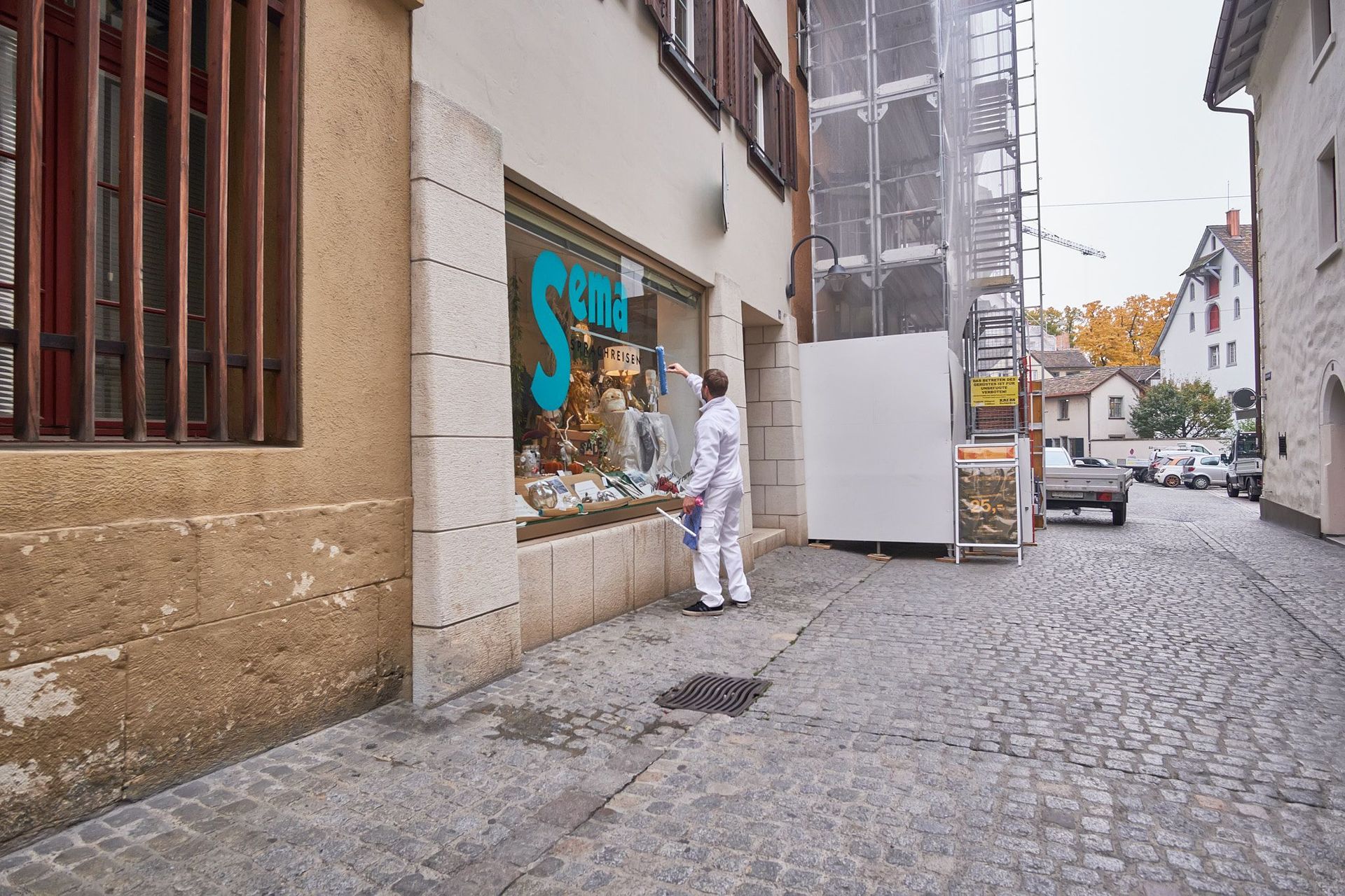 Glaskonstruktionen - DONAG Wohnungs + Gebäudereinigungen – Stetten