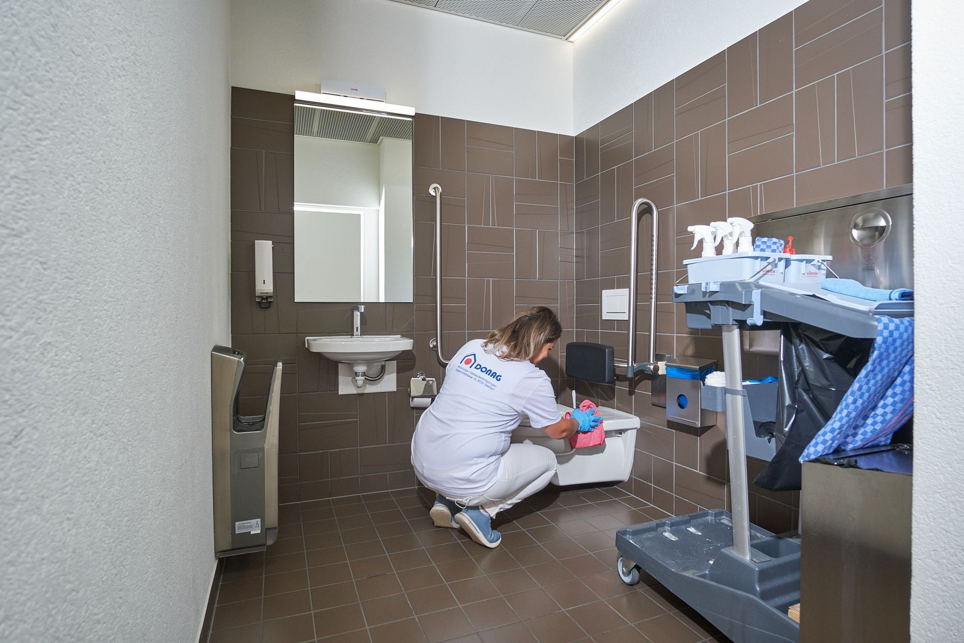 WC-Service - DONAG Wohnungs + Gebäudereinigungen – Stetten