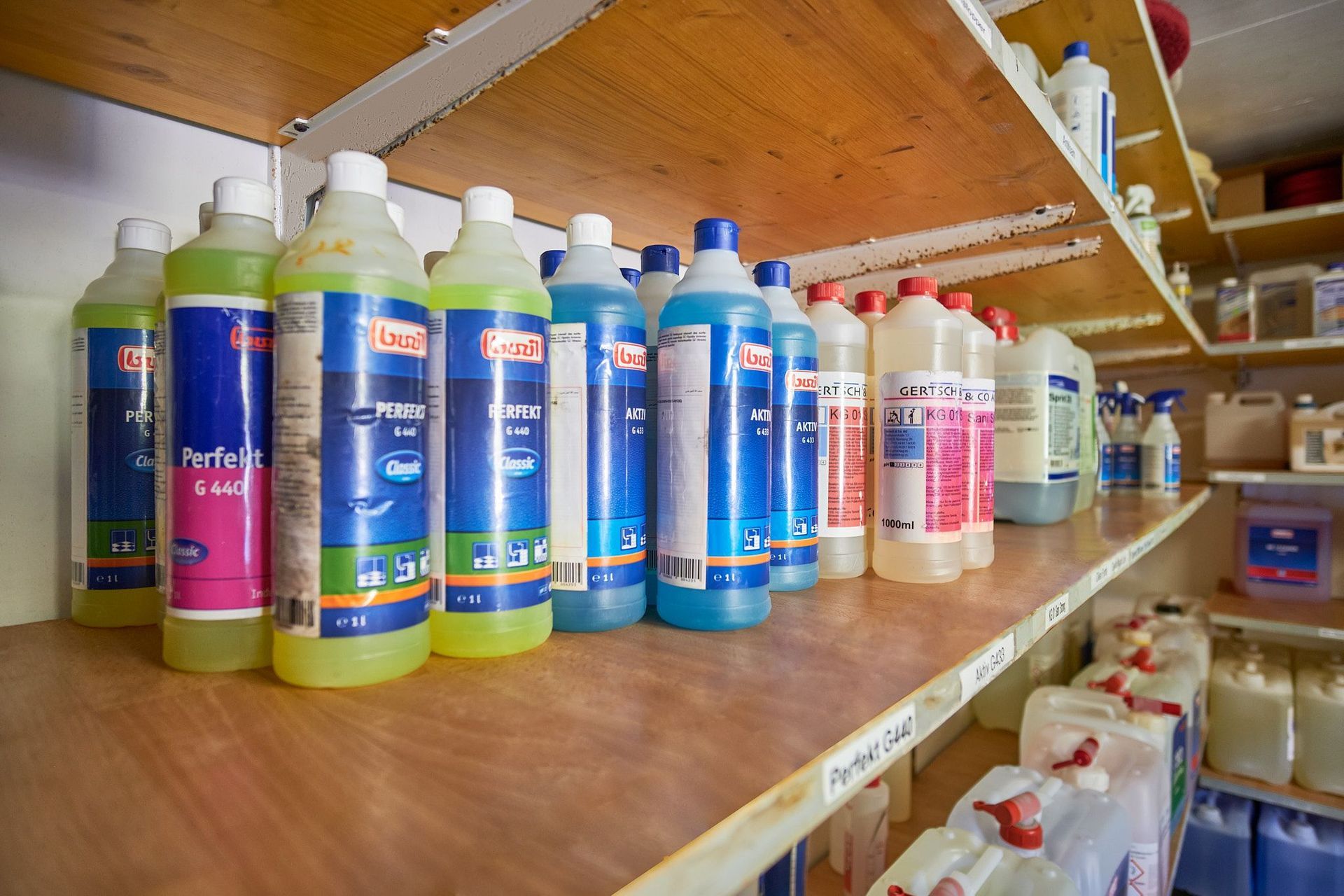 Teppichreinigung - DONAG Wohnungs + Gebäudereinigungen - Stetten