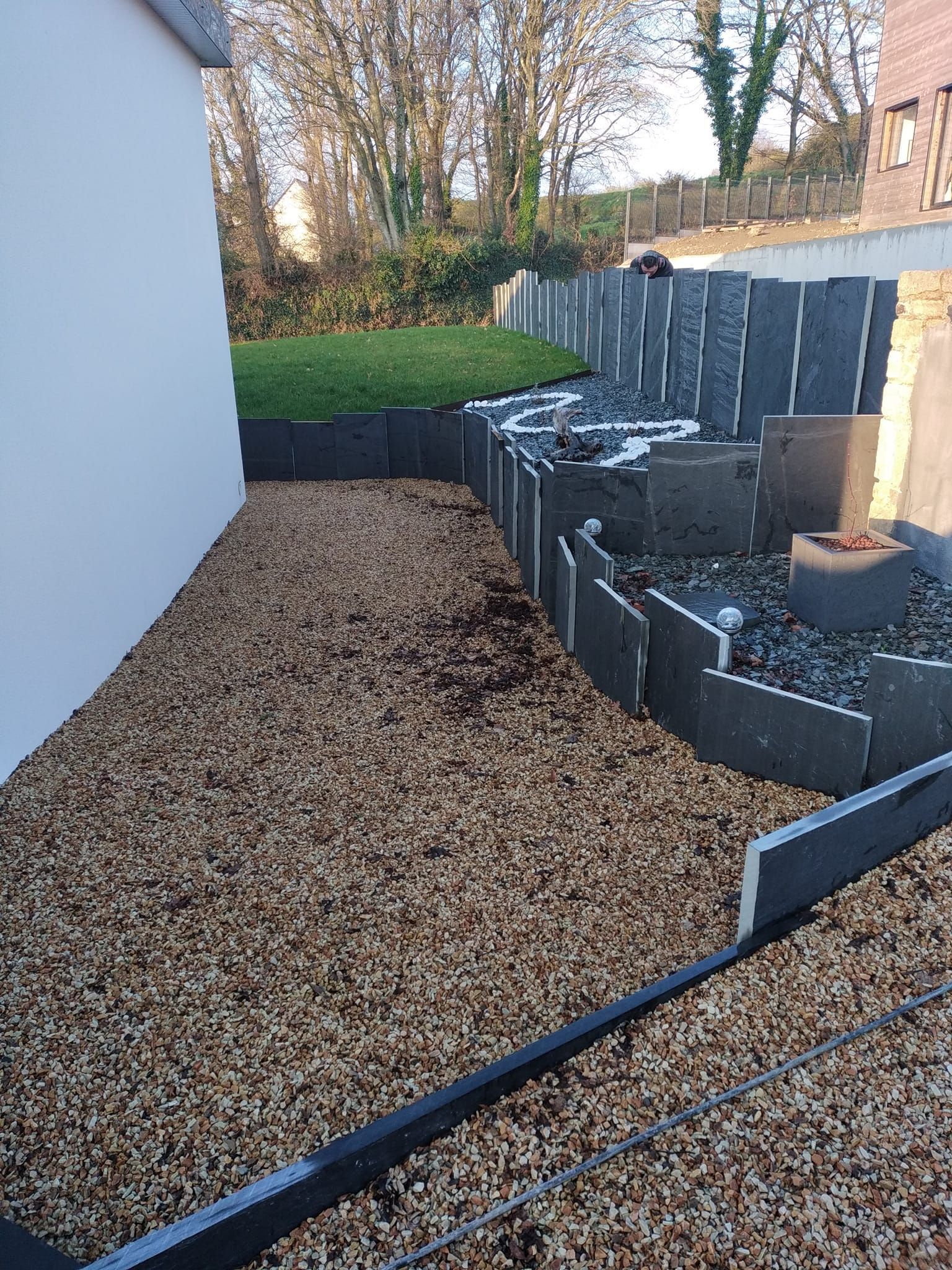 Clôture en ardoise et palis schiste et massif