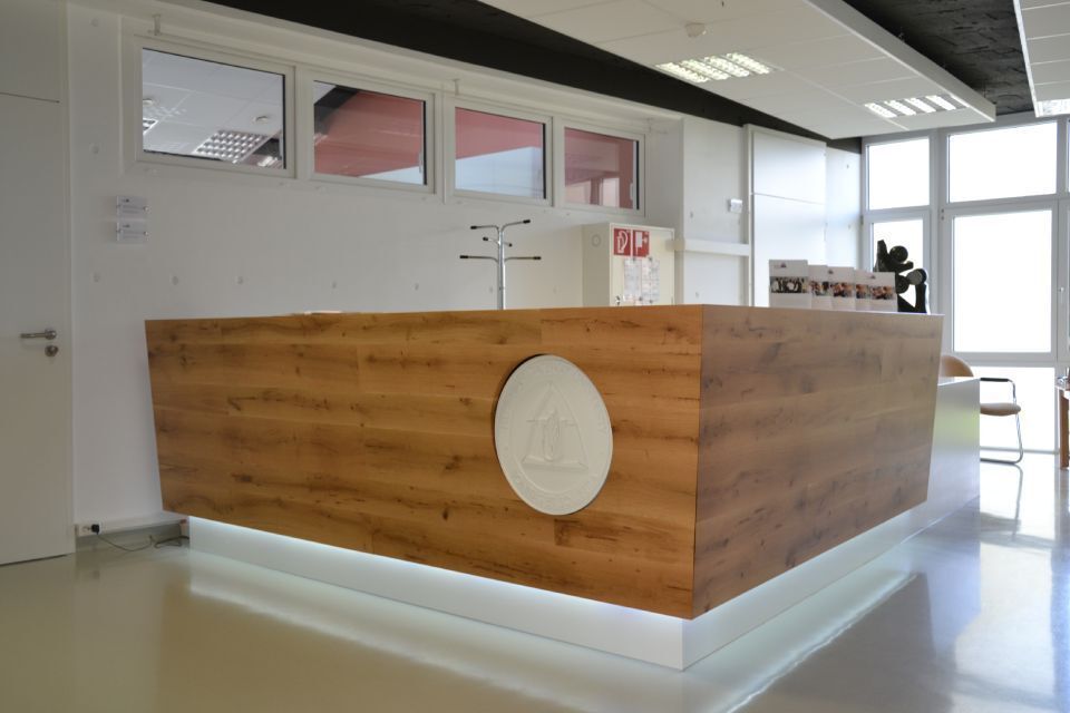 Empfang, gestaltet von der Holz Concept GmbH