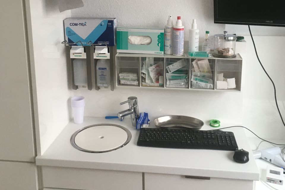 Praxisraum, gestaltet von der Holz Concept GmbH