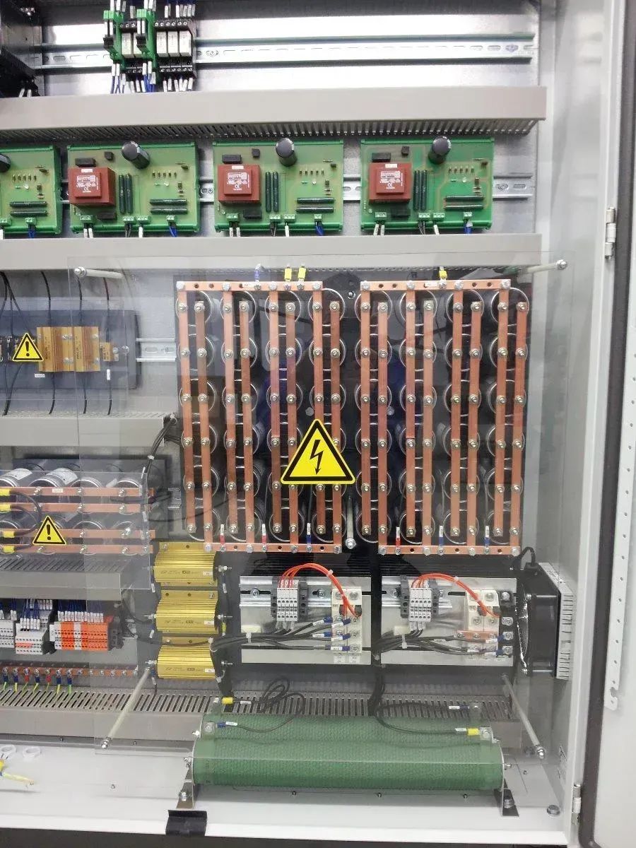 Stockage d'énergie électrique sur batterie