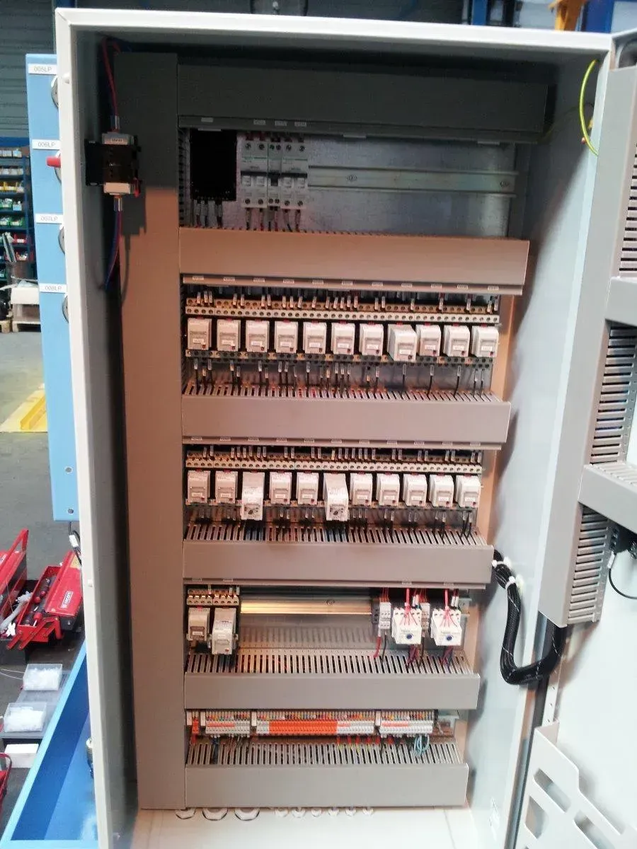 Réalisation de systèmes à relayage