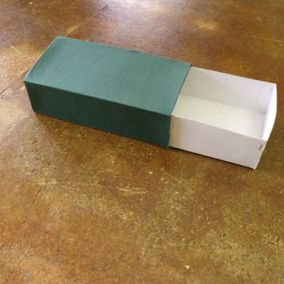 Schachtel aus Pappe mit Deckel