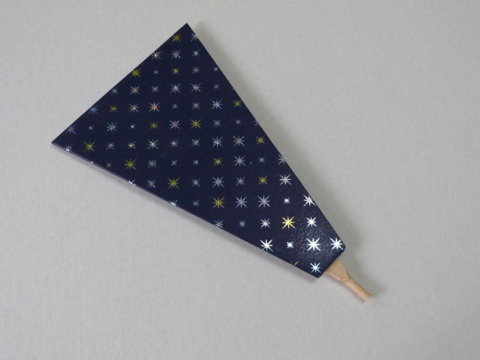 Pyramidenflügel aus Pappe