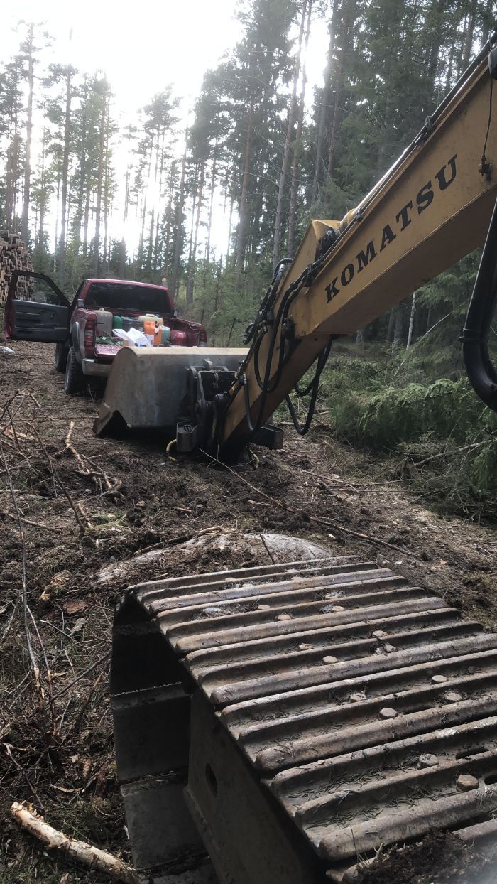 Maanmuokkaustyöt käynnissä