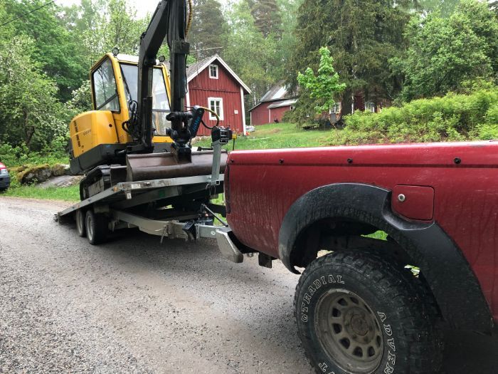 Kuljetuskalustoa kuorman kanssa