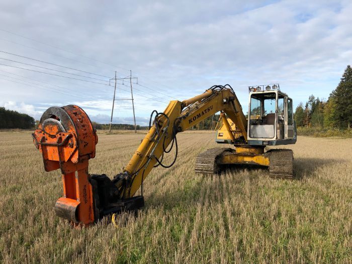 Maanmuokkauskalustoa