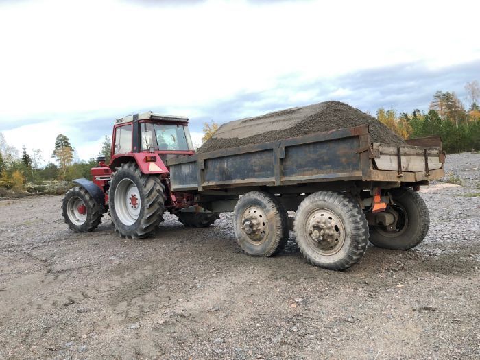 Maansiirtokuljetuksen kalustoa