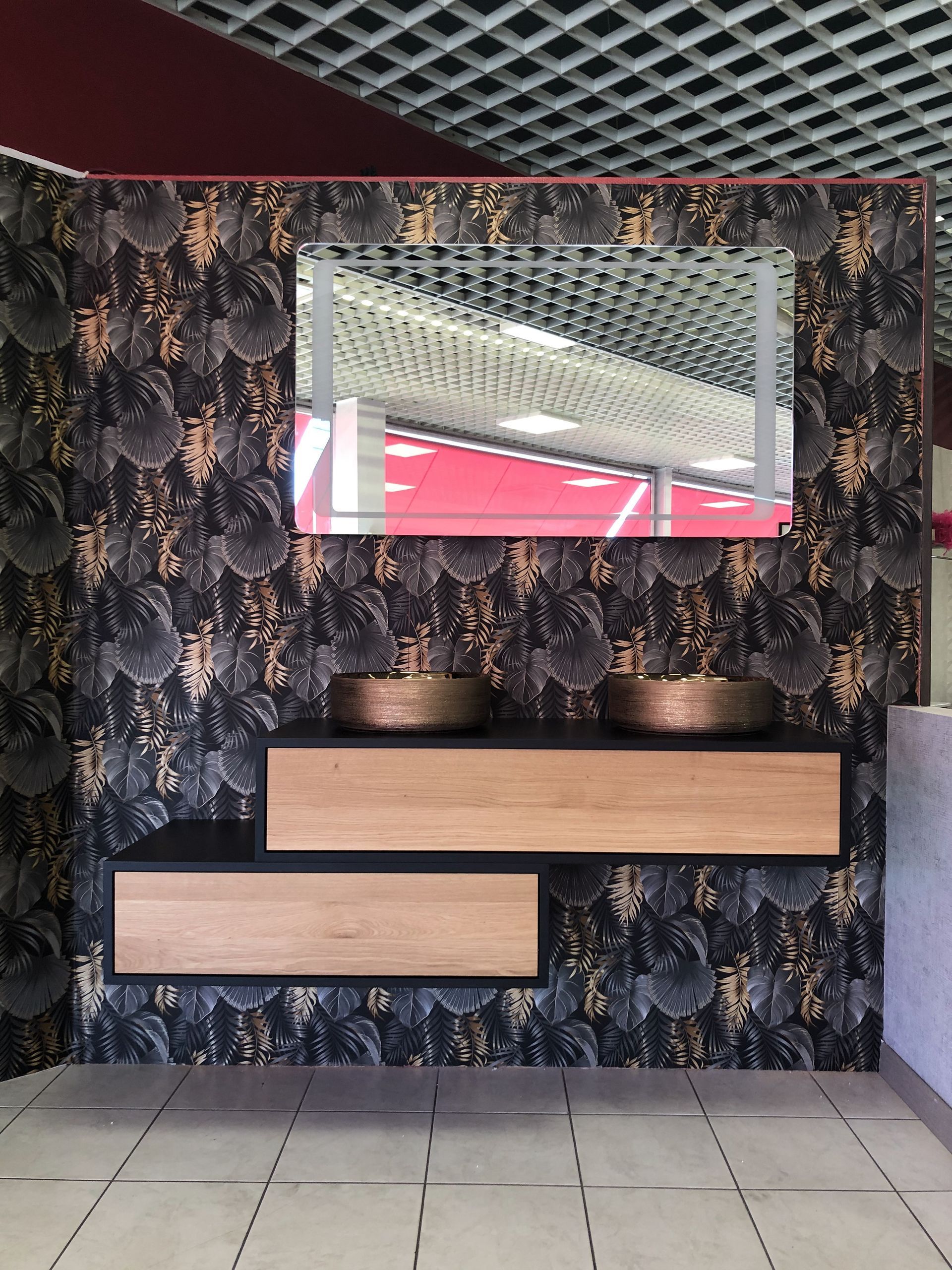 Showroom : meuble suspendu avec deux vasques