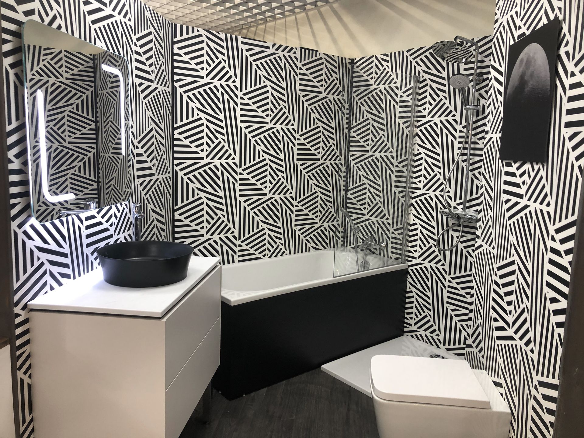 Showroom : baignoire et WC