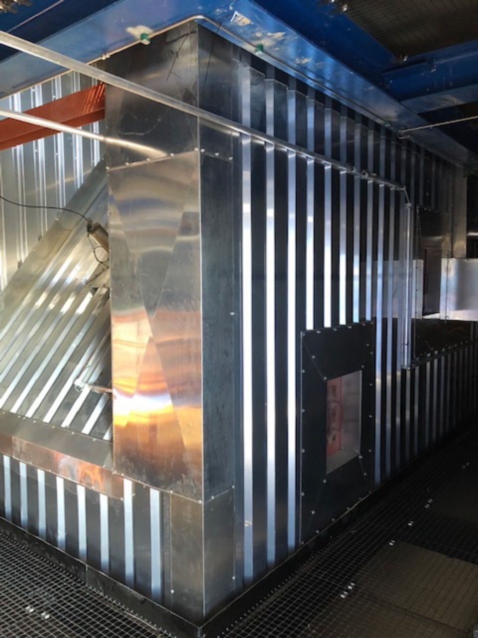 Maschine von Langkau Industrieisolierungen und Kühlraumbau GmbH