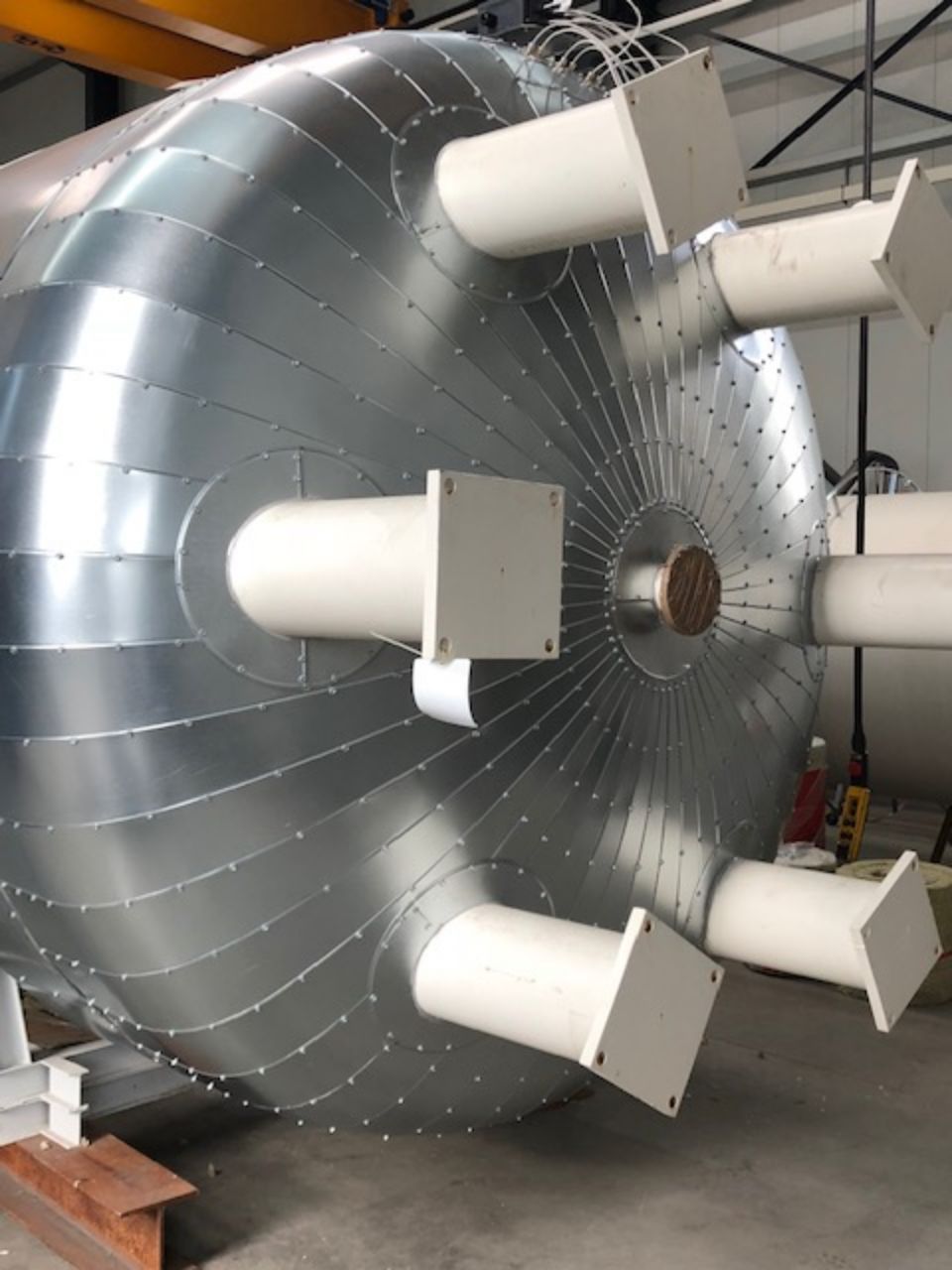 Detailansicht eines Kessels mit Fortsätzen