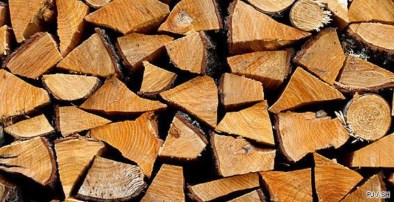 Stères de bois de chauffage pour cheminée et insert