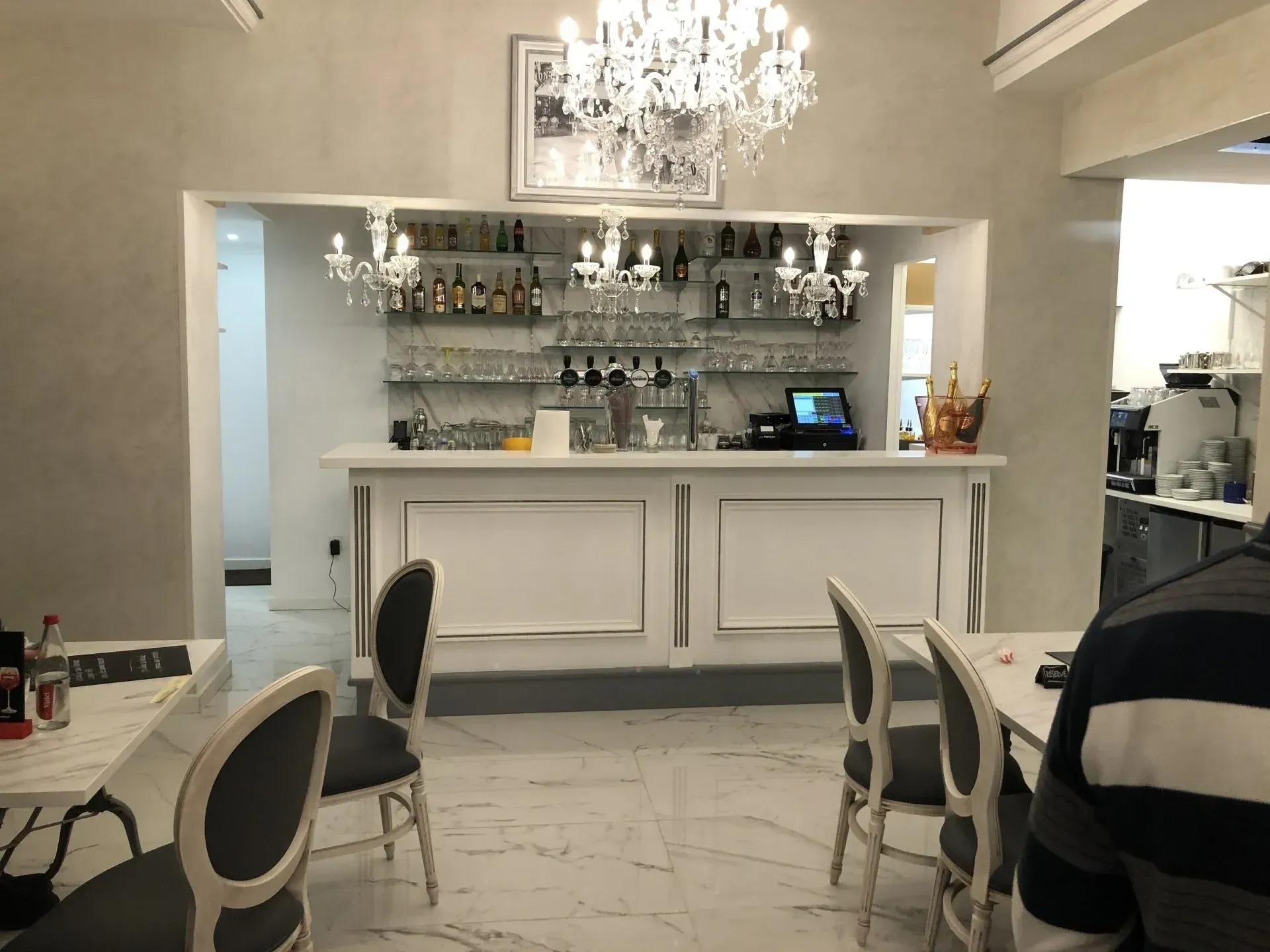 Agencement d'un bar de luxe