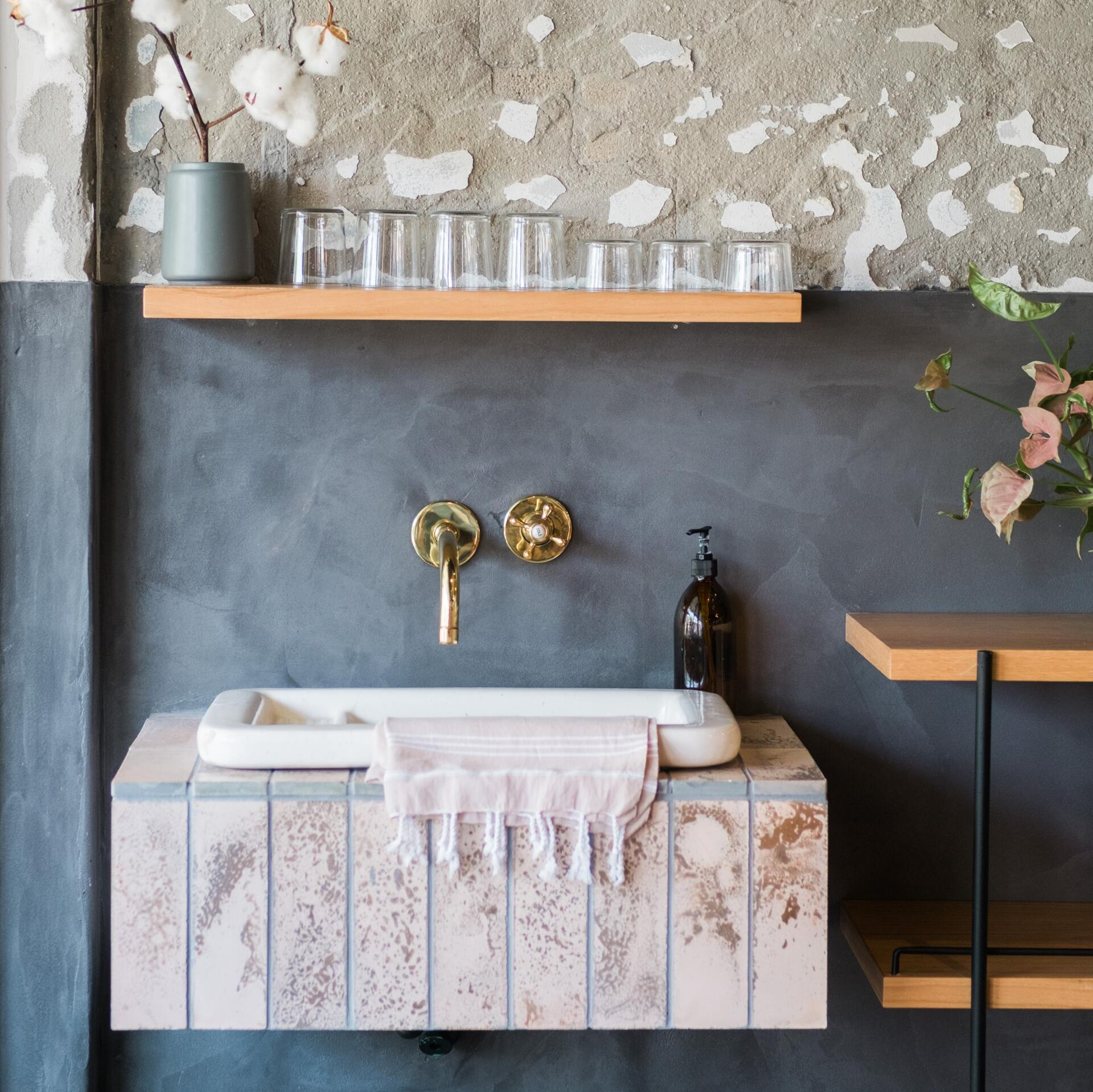 Lavabo à hauteur adaptée