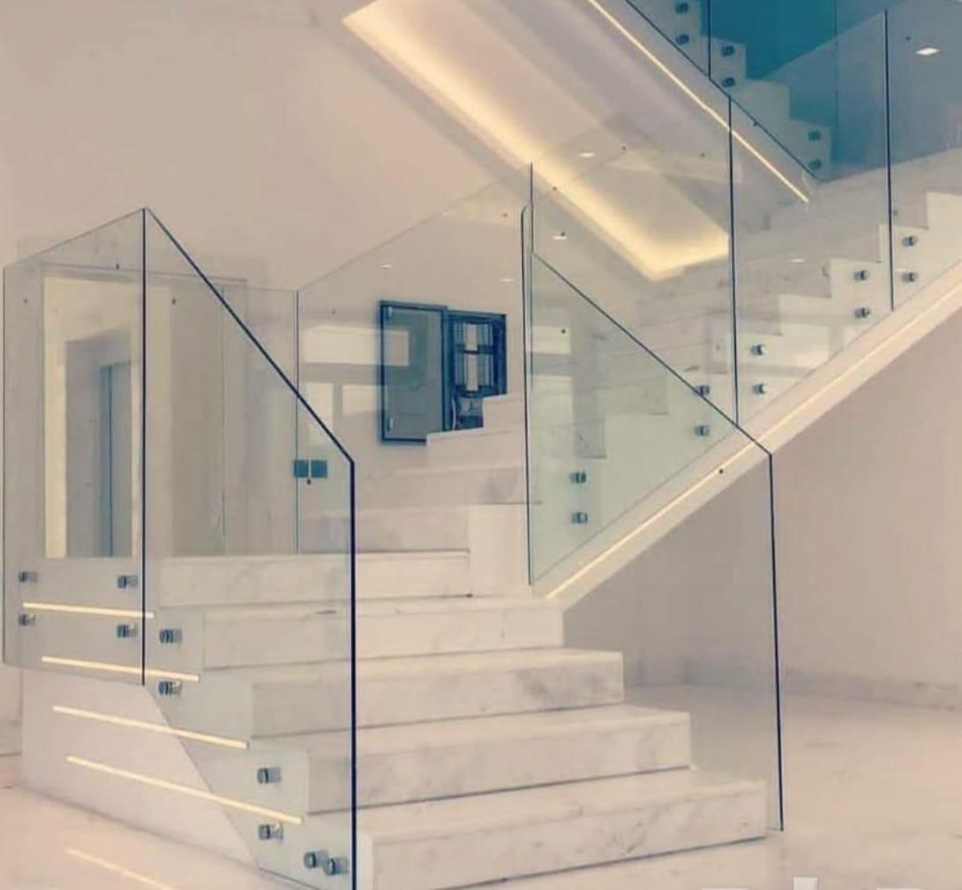 درابزين زجاج