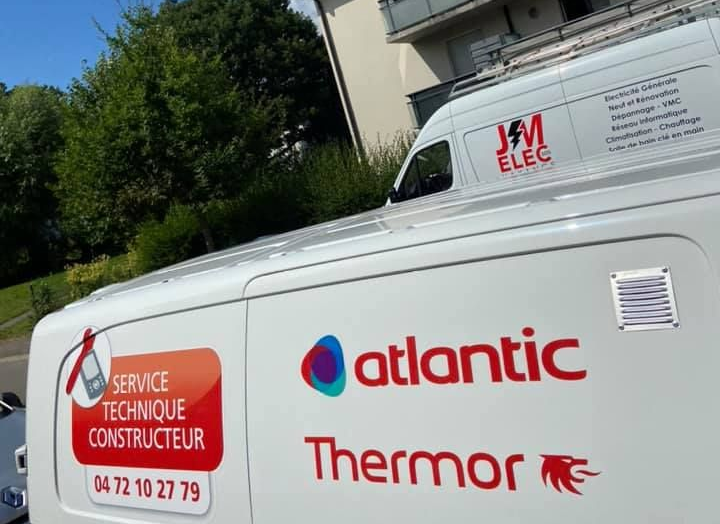 Logos Atlantic et Thermor sur un véhicule
