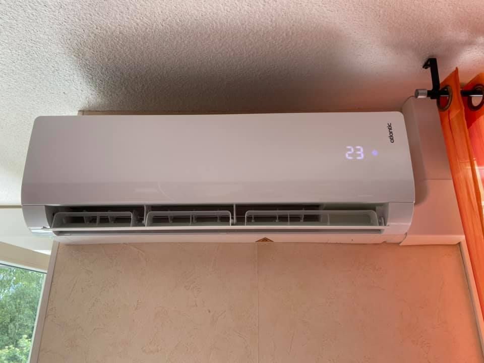 Climatiseur avec thermostat à 23 degrés