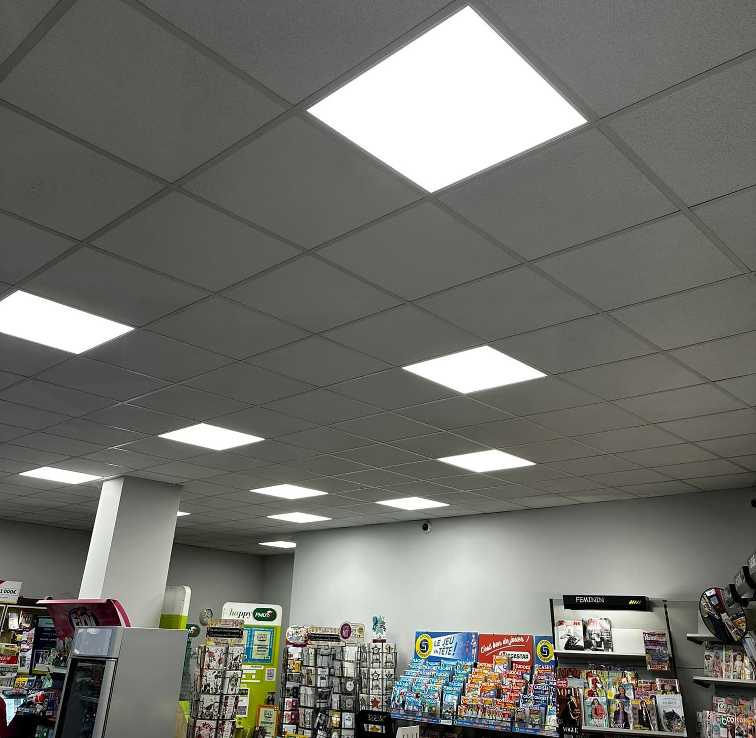 Éclairages intégrés dans un faux plafond