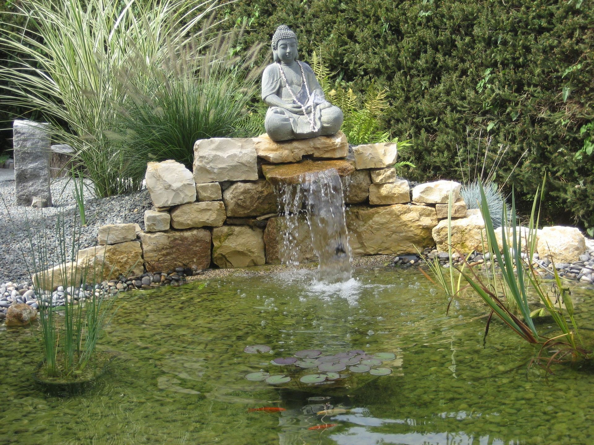 Cascade en pierre de taille calcaire - Fabrice Rondez