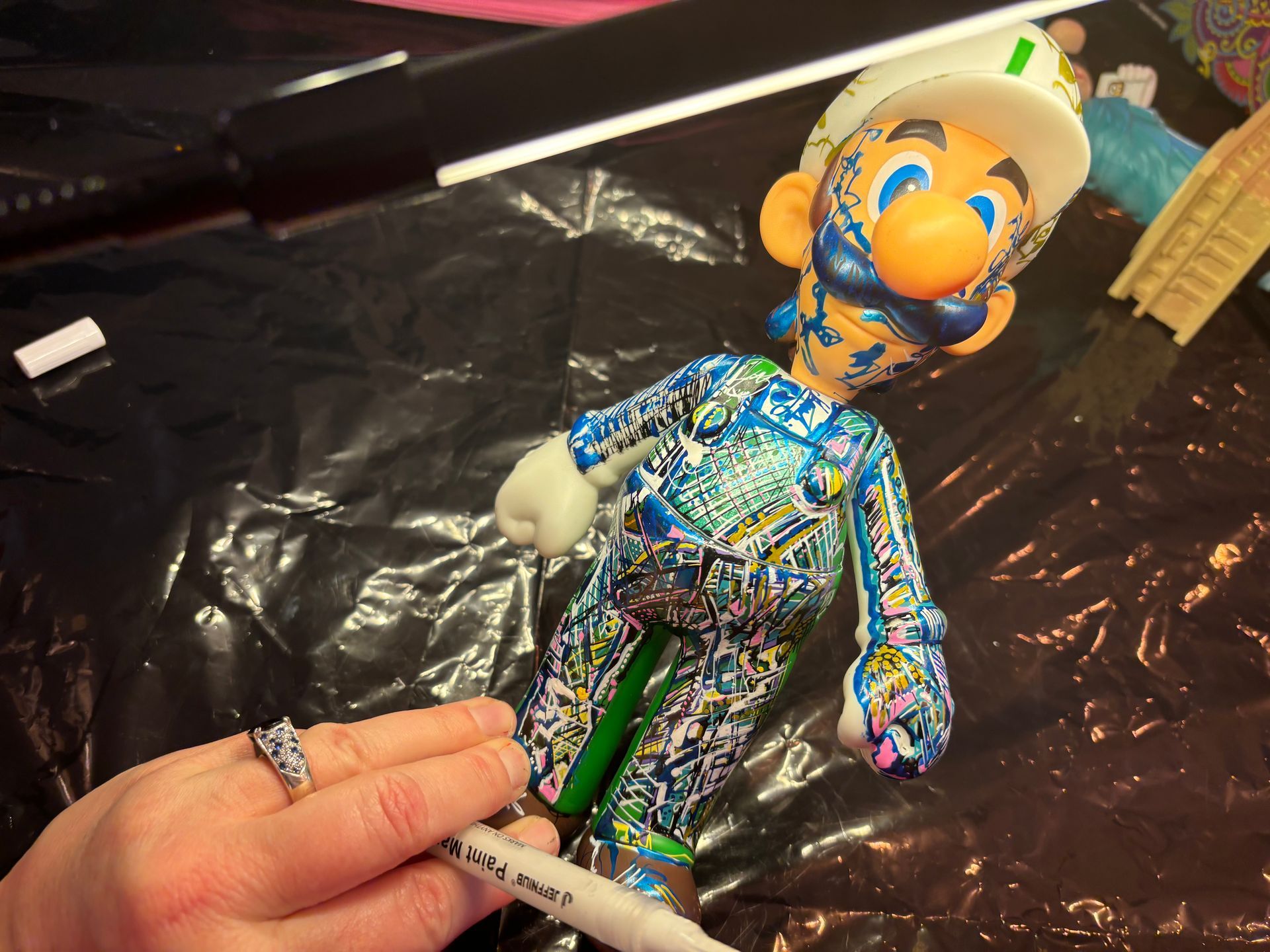 Une figurine de luigi