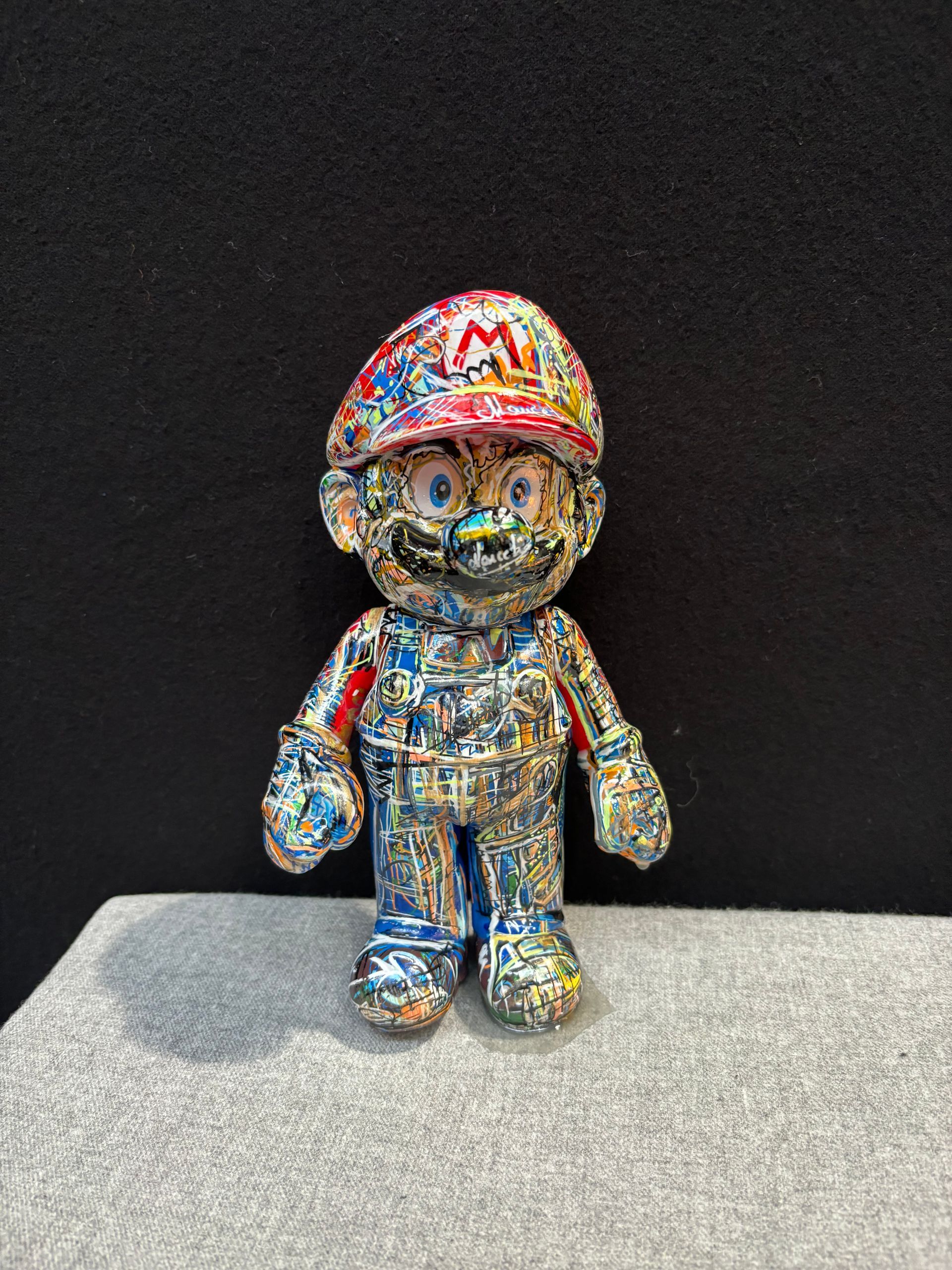 Une figurine de mario