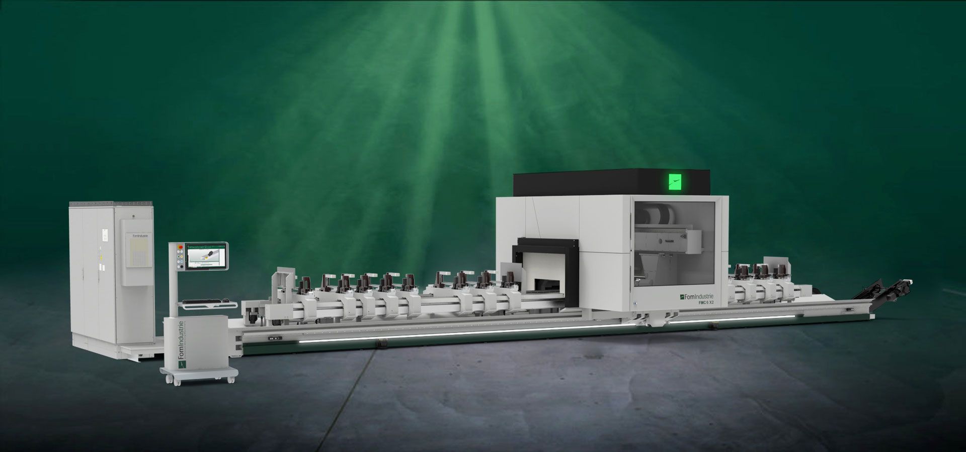 Machine de production industrielle sur une chaîne de convoyage dans une usine, avec des armoires métalliques et un fond vert