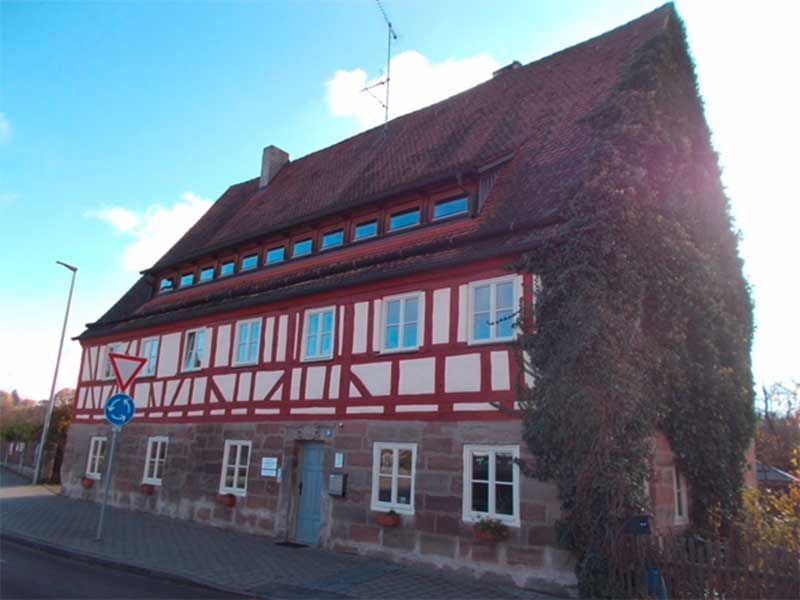 Tierärztin, Doktorin, Dr. med. vet. Barbara Grebenau- Klehr, Tierarzt, Heideck, Kleintierpraxis, kompetente Hilfe, Terminvergabe, kurze Wartezeiten, schulmedizinische Verfahren, Prophylaxe, Vorsorgeuntersuchungen, Impfungen, Parasitenprophylaxe, Ernährungsberatung, Labor, Röntgen, Verfügung, Operationen, Heimtieren, tierärztliche Hausapotheke, Medikamenten, Notfälle, Hausbesuche, Hunde, Katzen, Nager, Vögel, Reptilien, EU-Heimtierausweis, Microchip, Tätowierung, Diätfuttermittel, Akupunktur, Zahnbehandlung, Zahnreinigung, Naturheilverfahren, Homöopathie, Komplexmedizin, Phytotherapie, Eigenbluttherapie