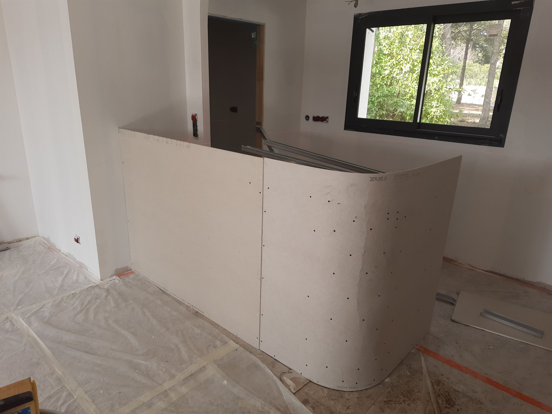 Structure en plaques de plâtre finalisée