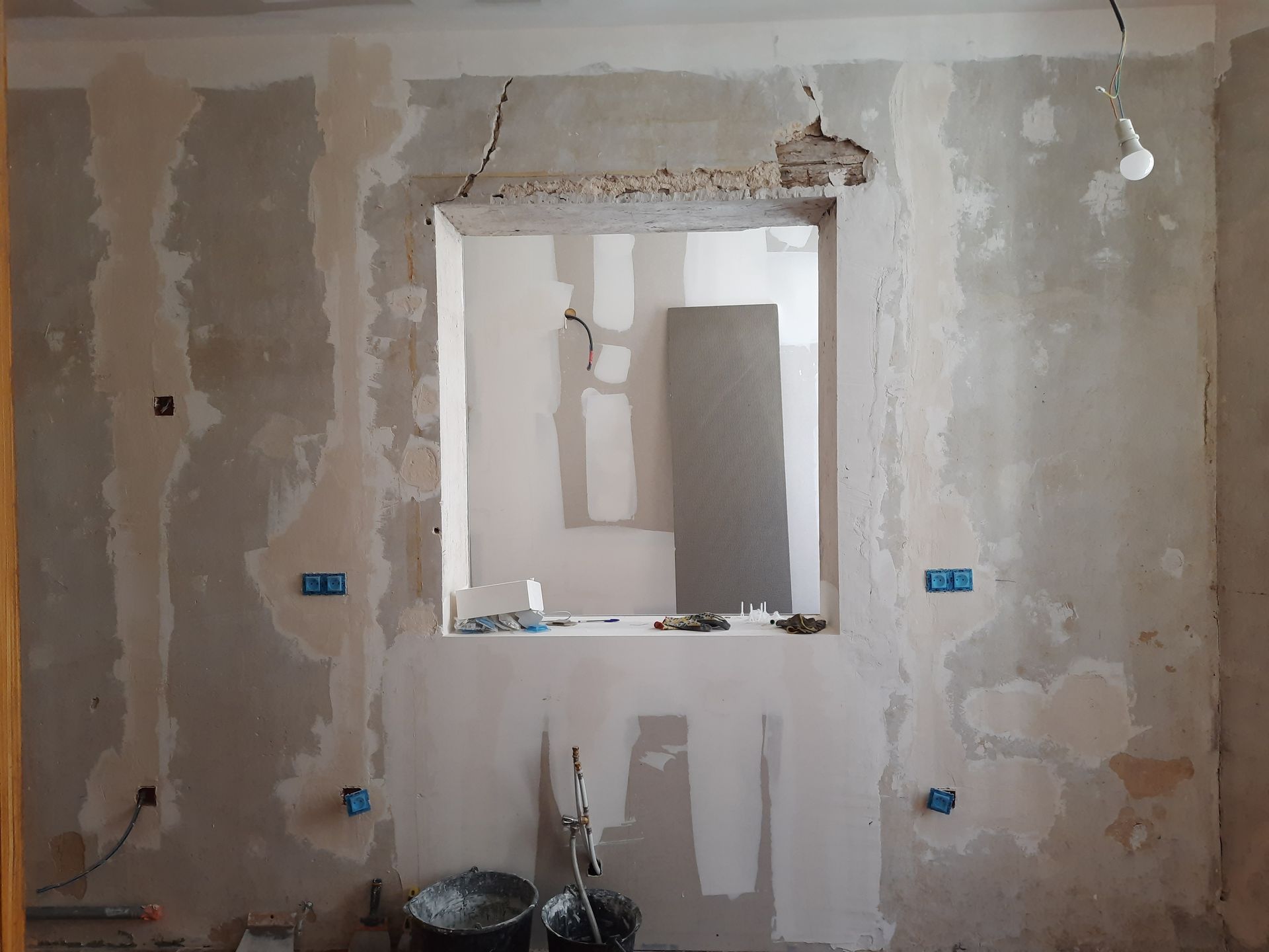 Ouverture dans un mur