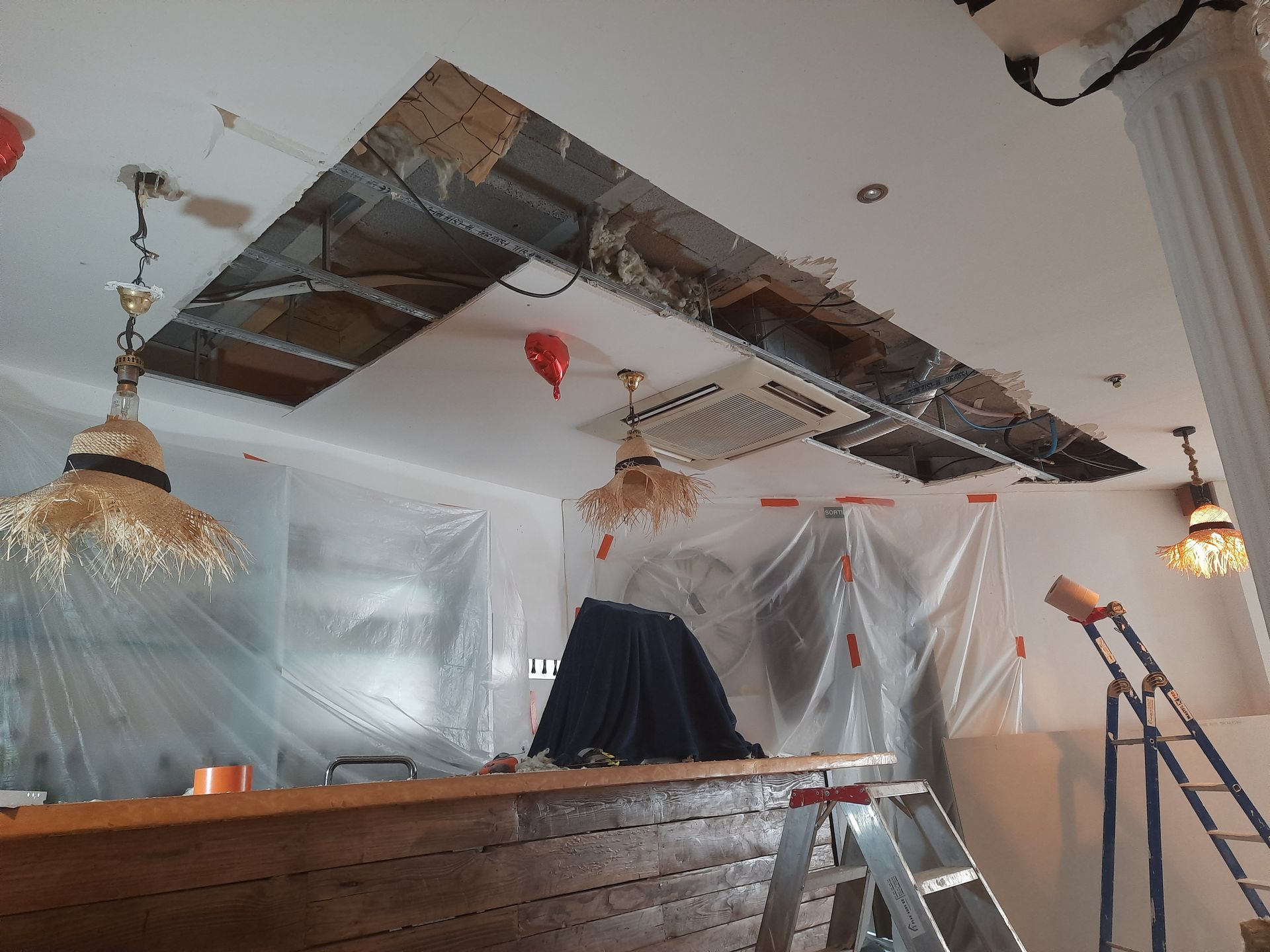 Pose d'un plafond de cuisine