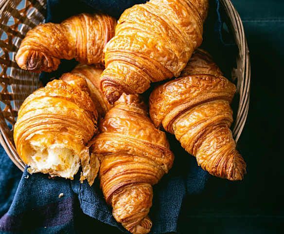 Des croissants.