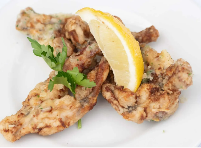 Des cuisses de grenouilles et du citron.