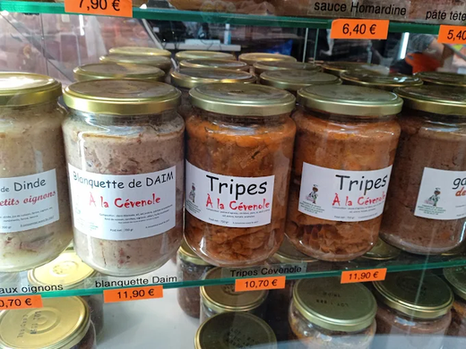 Des bocaux de tripes.