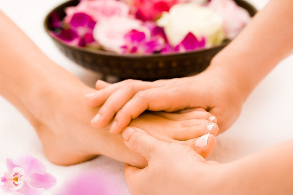 Fussbehandlung - mf massage&fusspflege - Baden