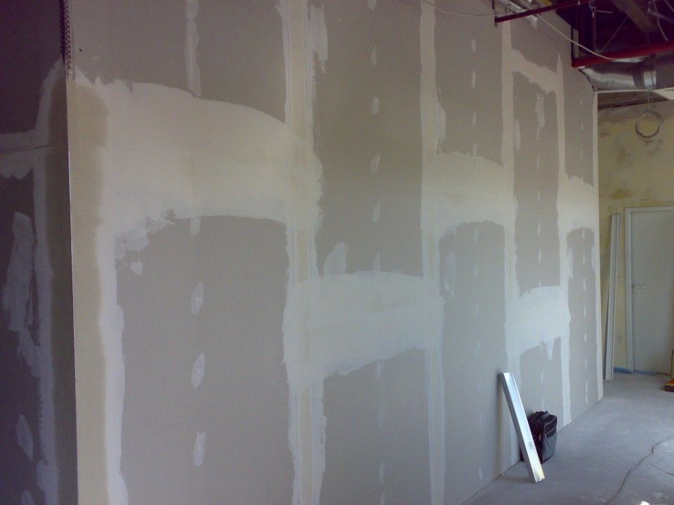 lick auf Gipskartonwände