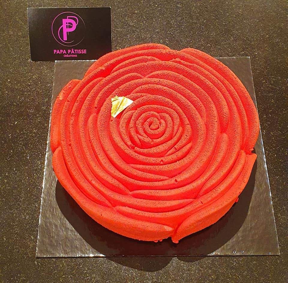 gâteau en forme de rose