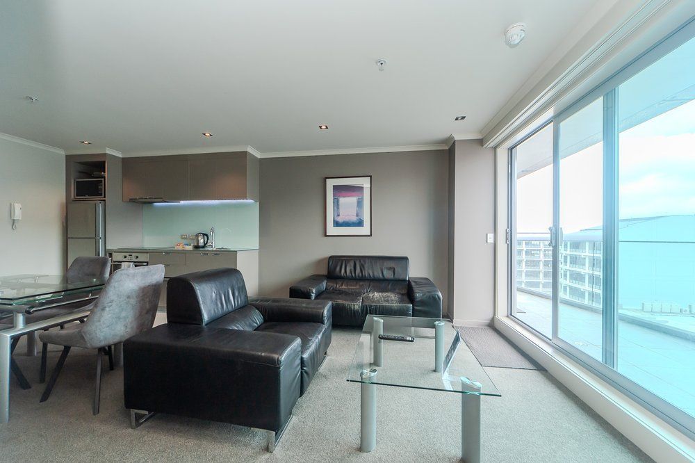 70 Tory - 2 Bedroom Lounge