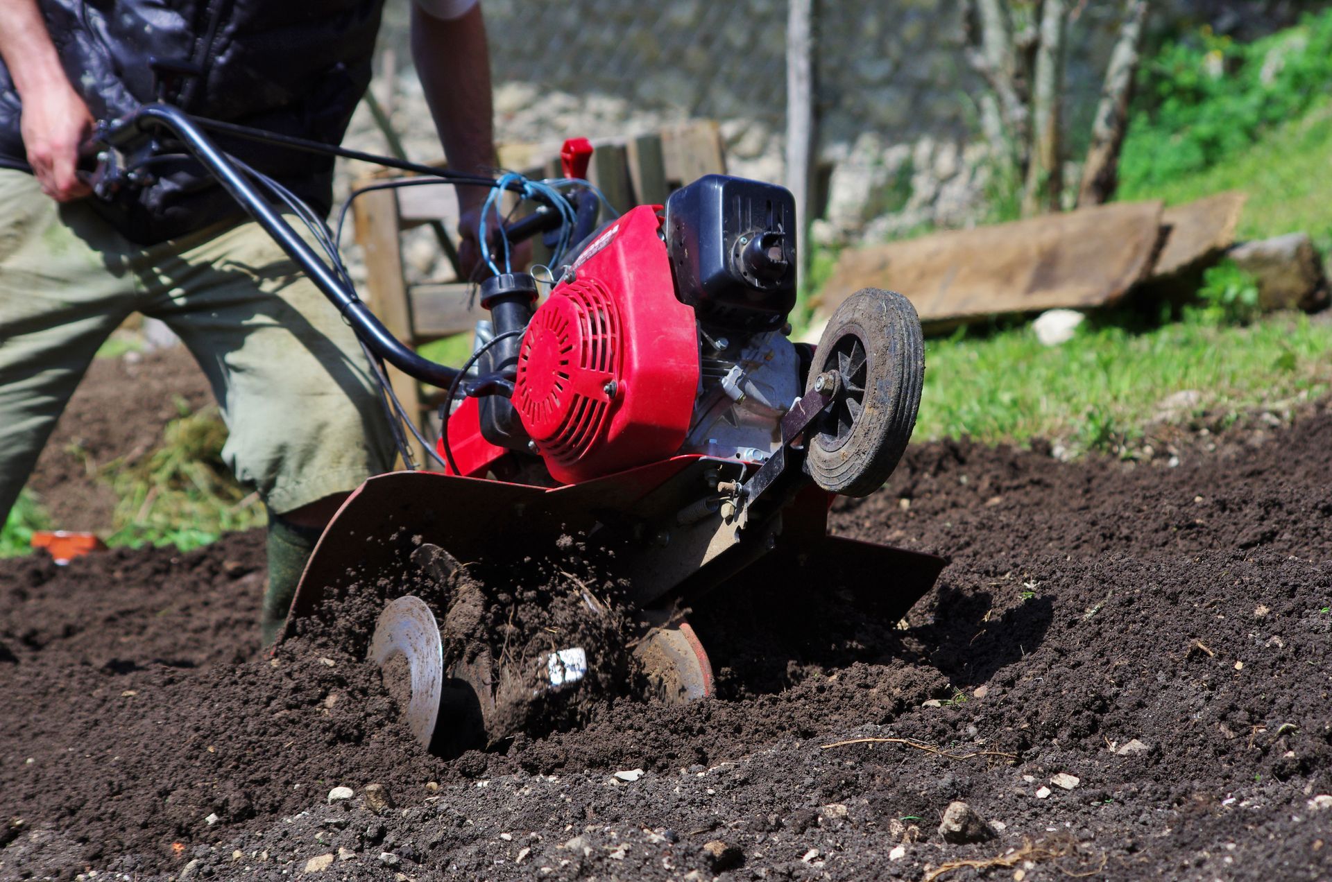 Un engin pour labourer la terre