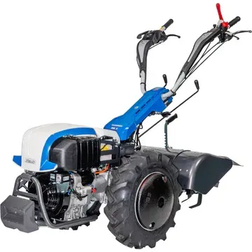 Un motoculteur
