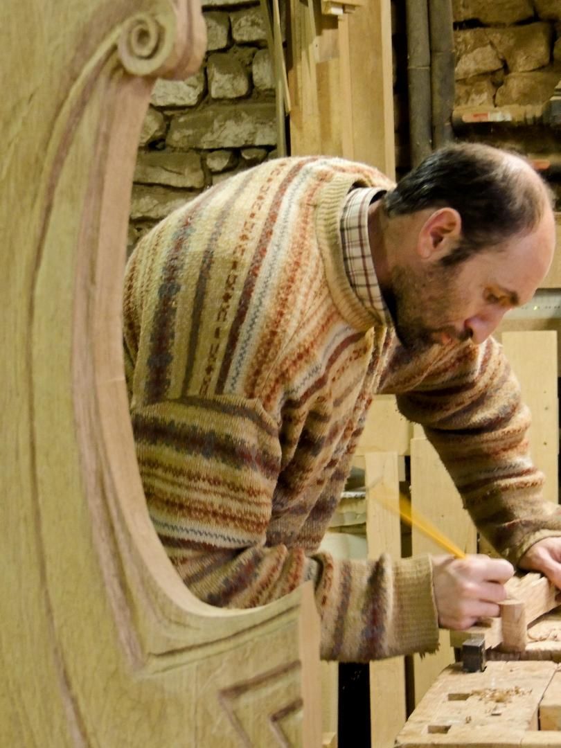 Le menuisier dans son atelier