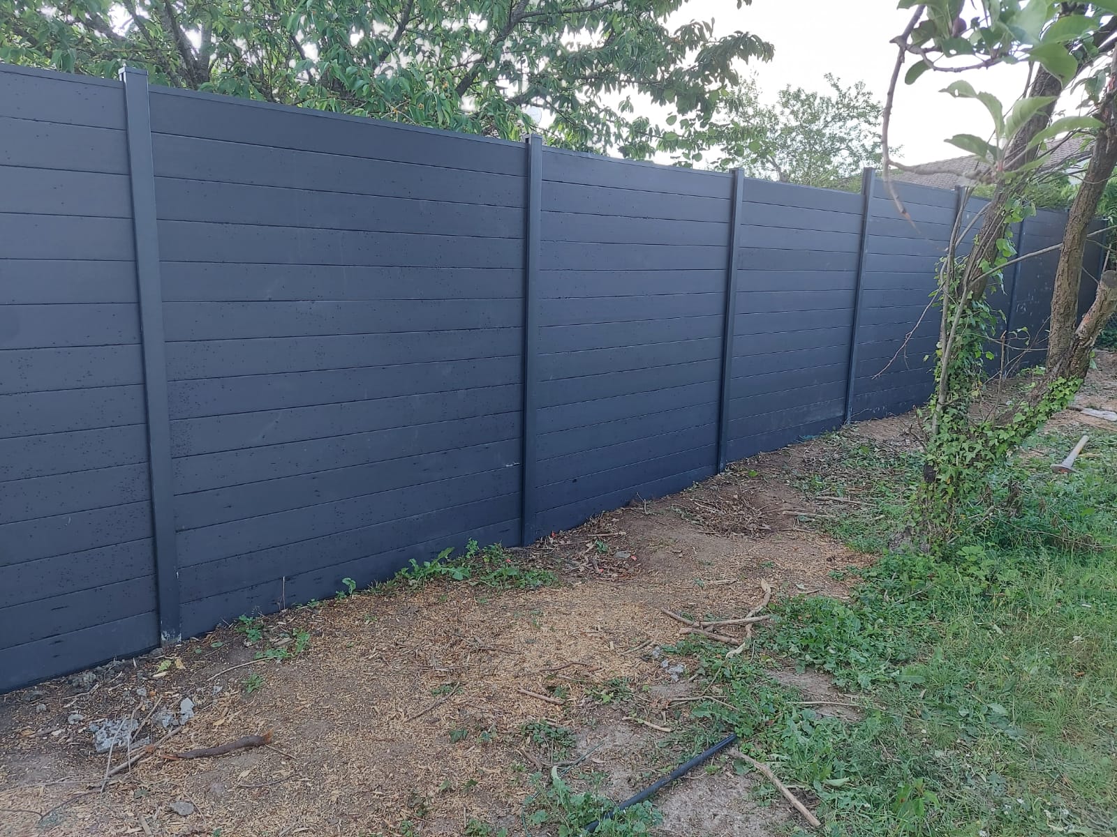 Peinture sur cloture