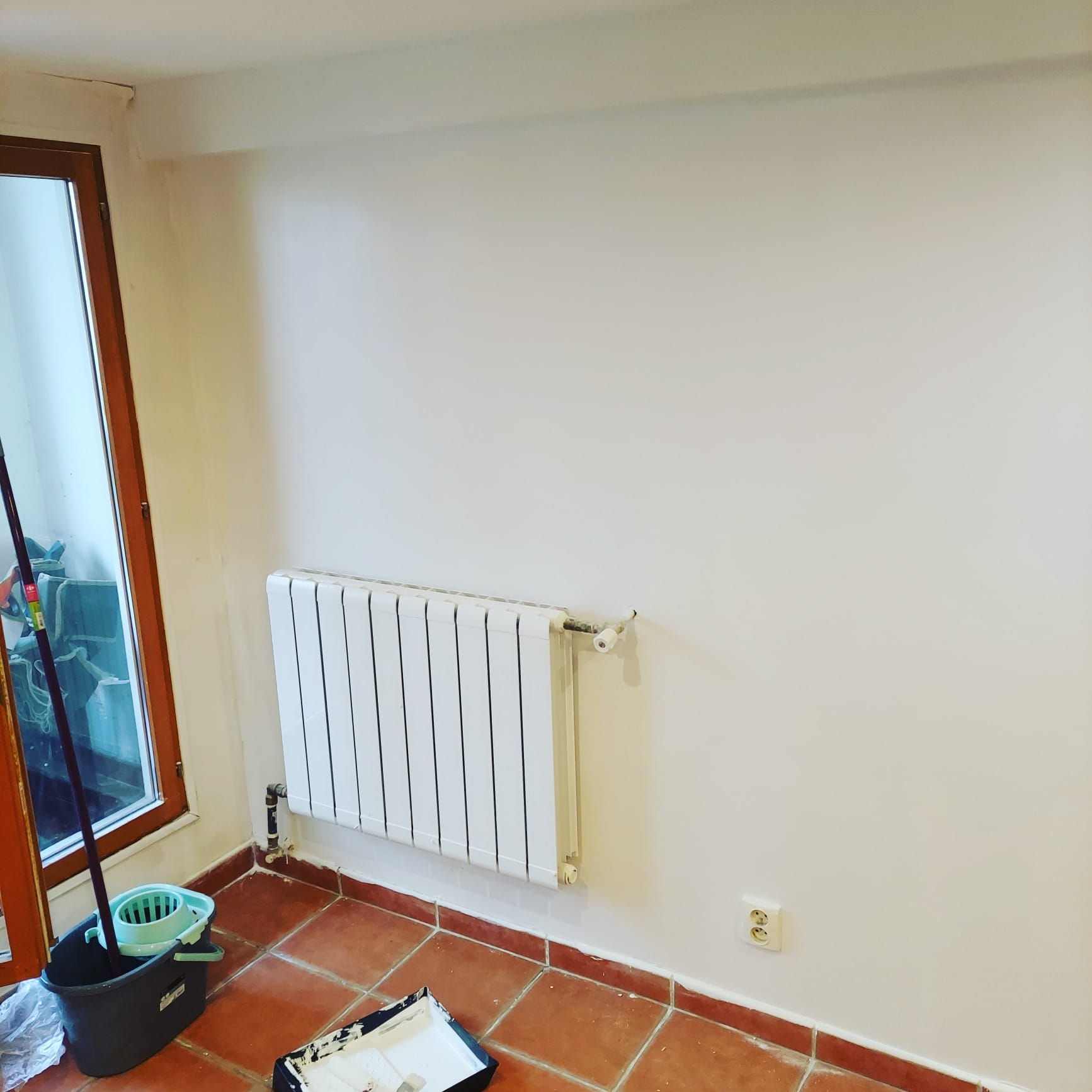 Après travaux de peinture mur