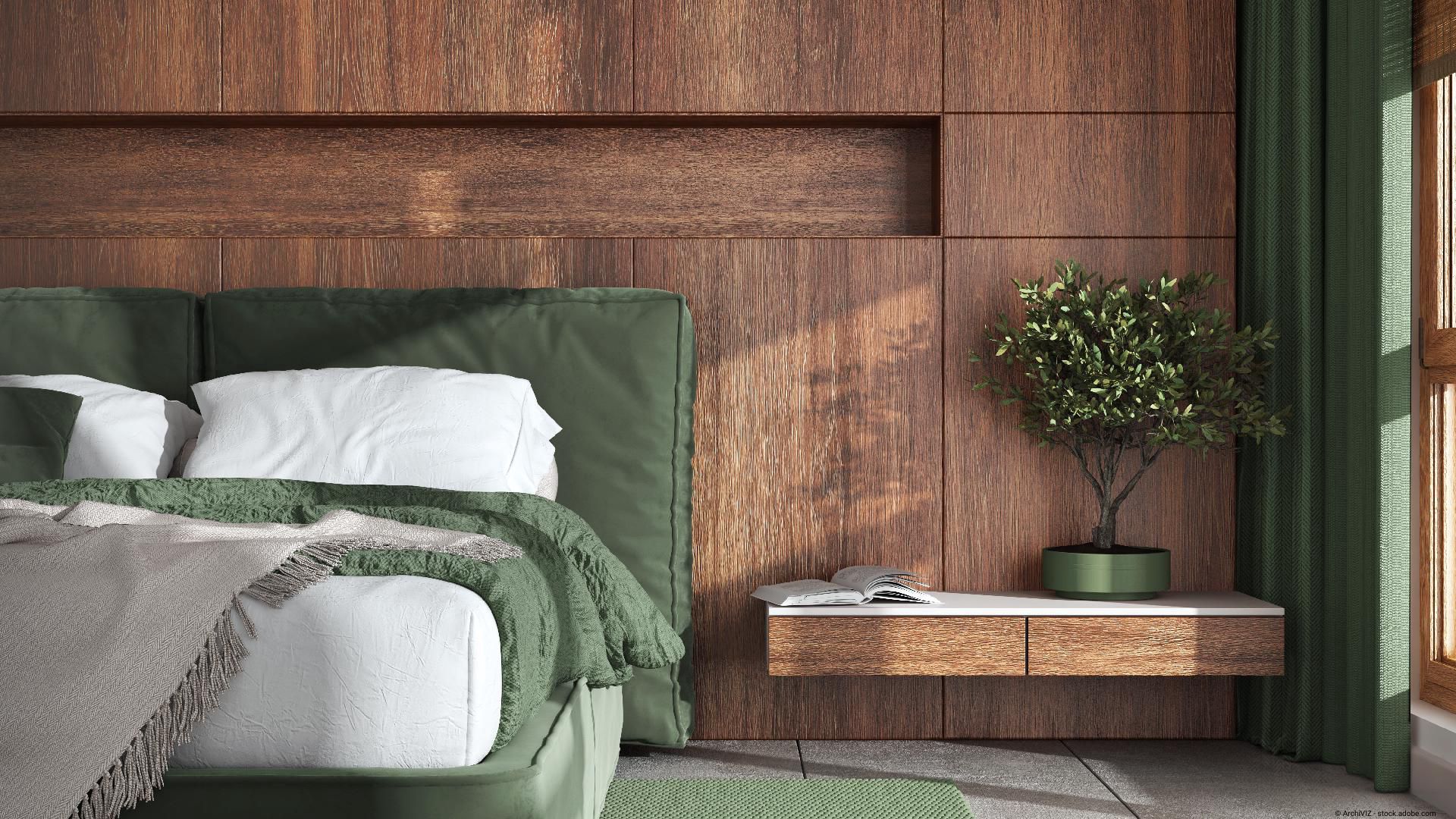 Foto | Schlafzimmerwand aus dunklem Holz