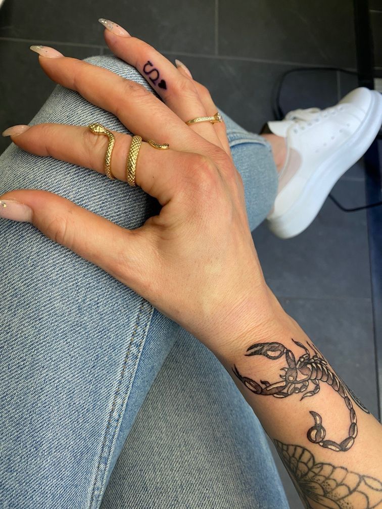 Tattoo Galerie - Art and Tattoo Basel - Basel