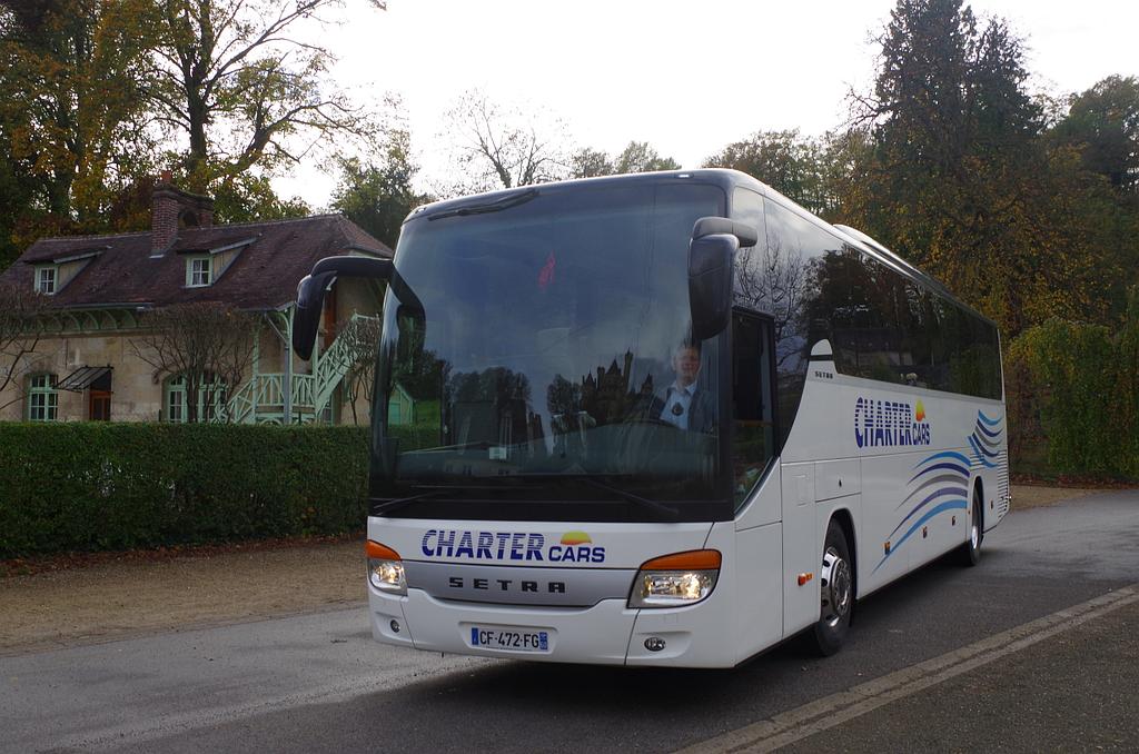 Autobus de voyage près de Compiègne avec Charter Cars