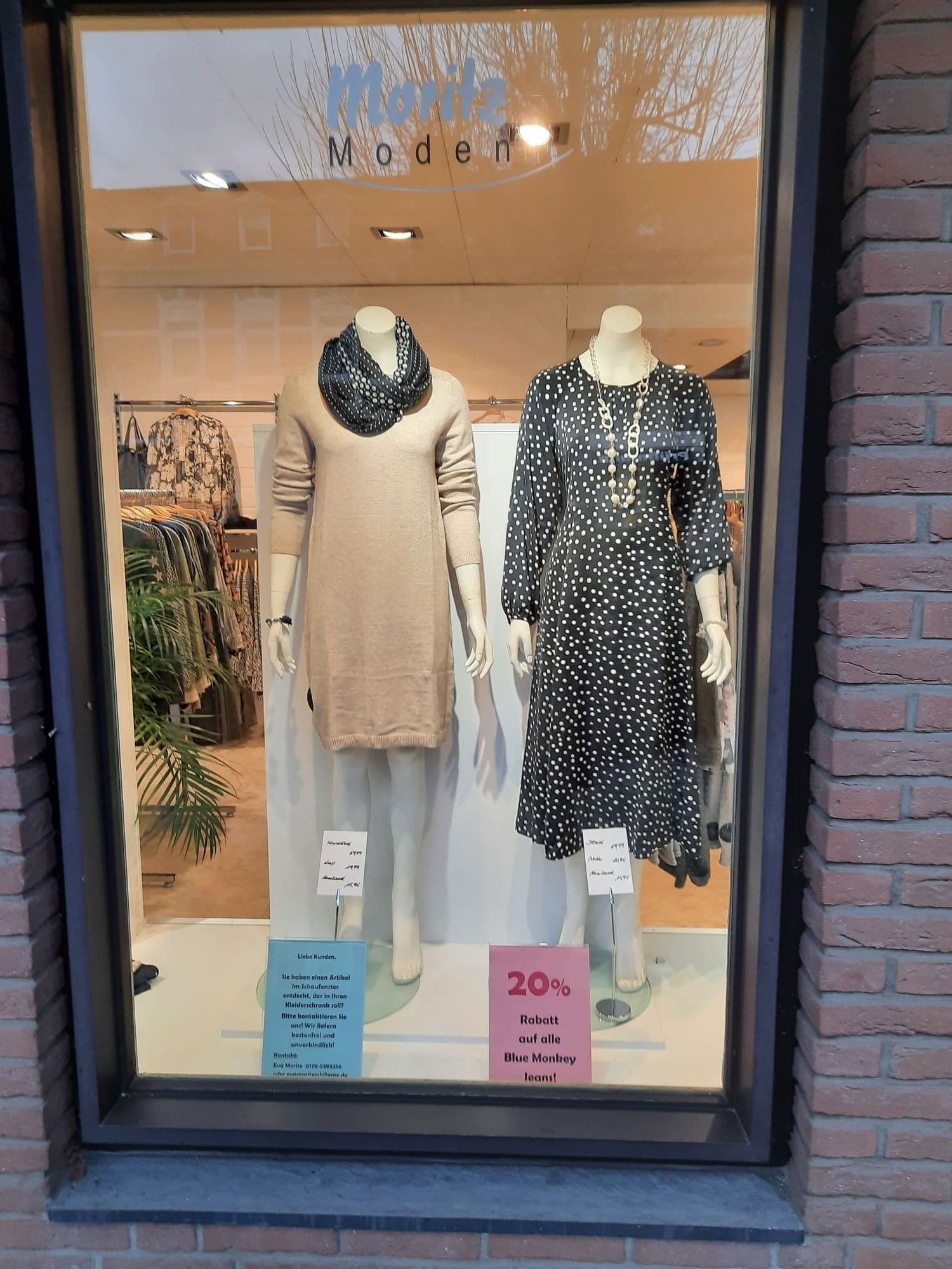Schaufenster Damenkleidung Moritz Moden