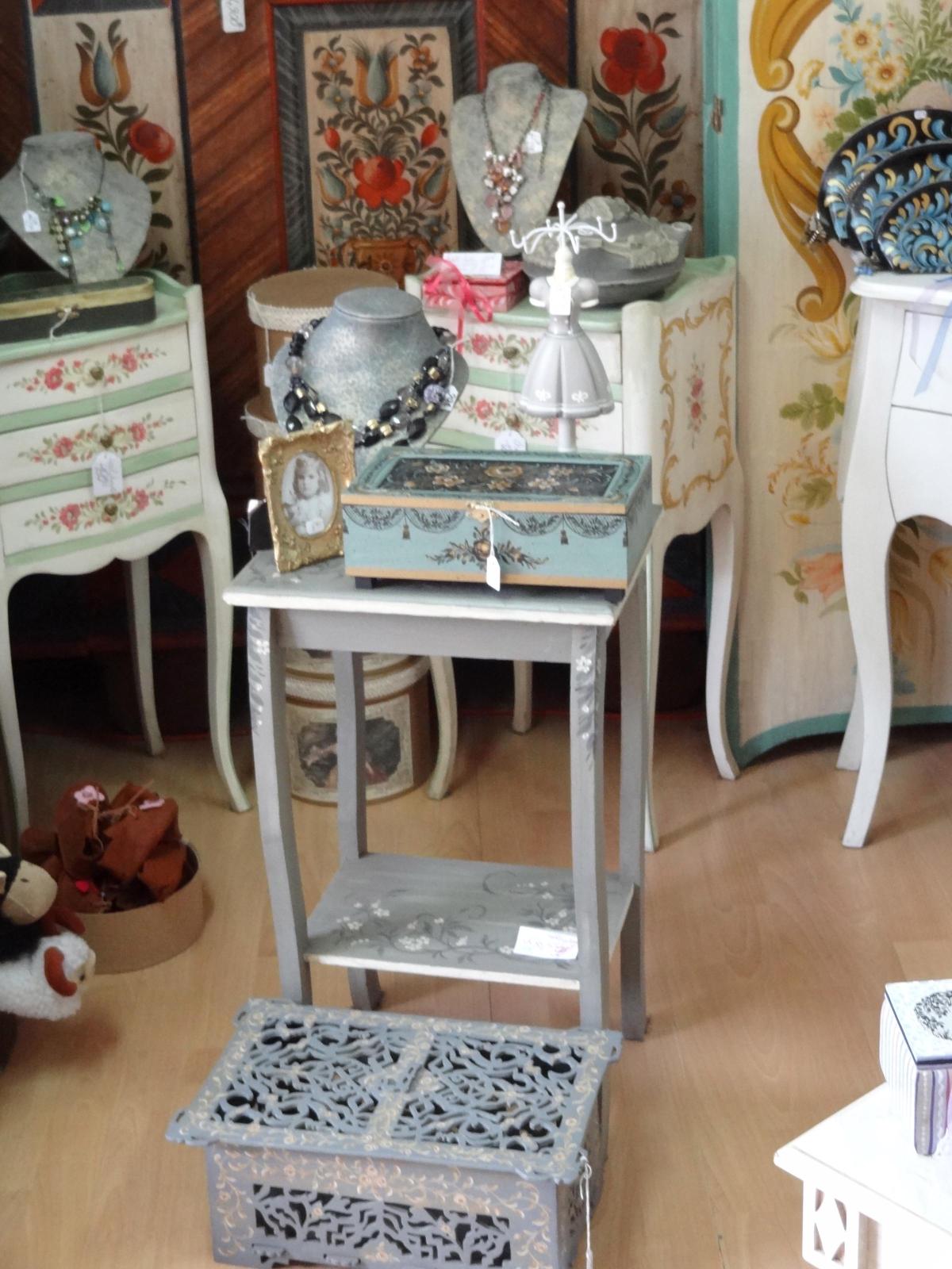 Atelier Guigue - Meubles peints et patines. Objets décoration - 75003 Paris